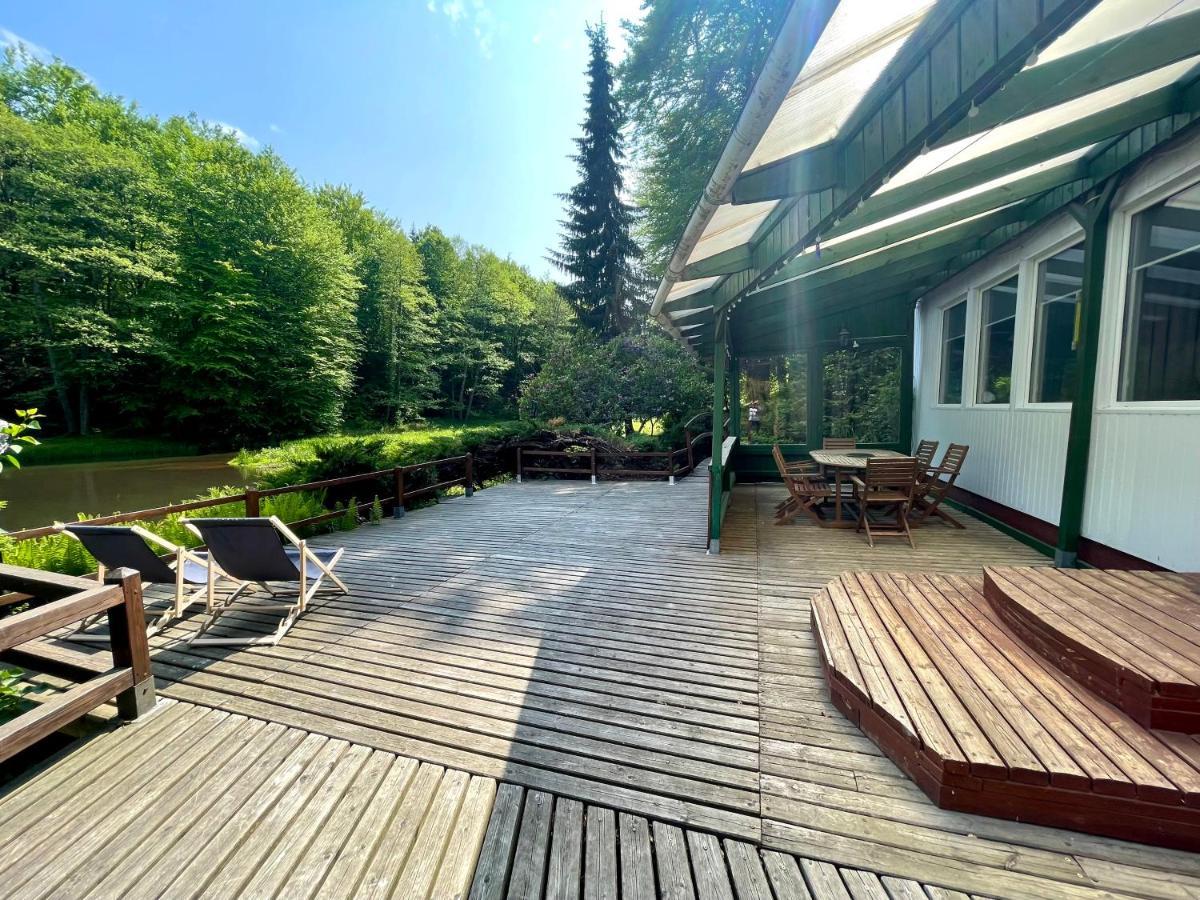Domek W Glebi Lasu Nad Stawem Wierszyno Экстерьер фото